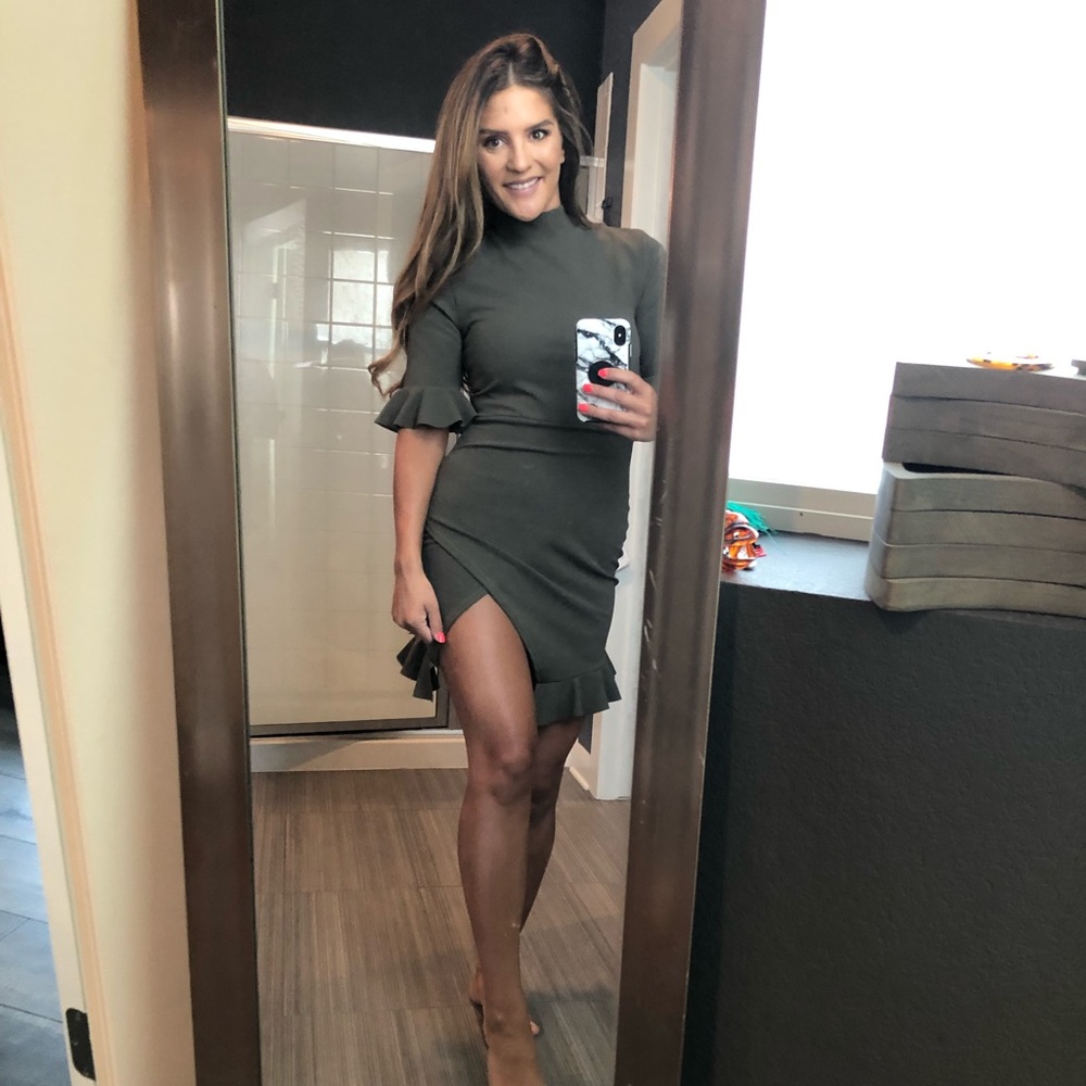 Boohoo NWT olive green bodycon dress